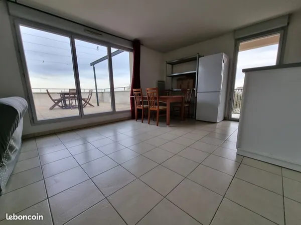 T2 dernier etage residence securisee et de standing avec magnifique terrasse 34m2 + balcon 9m2