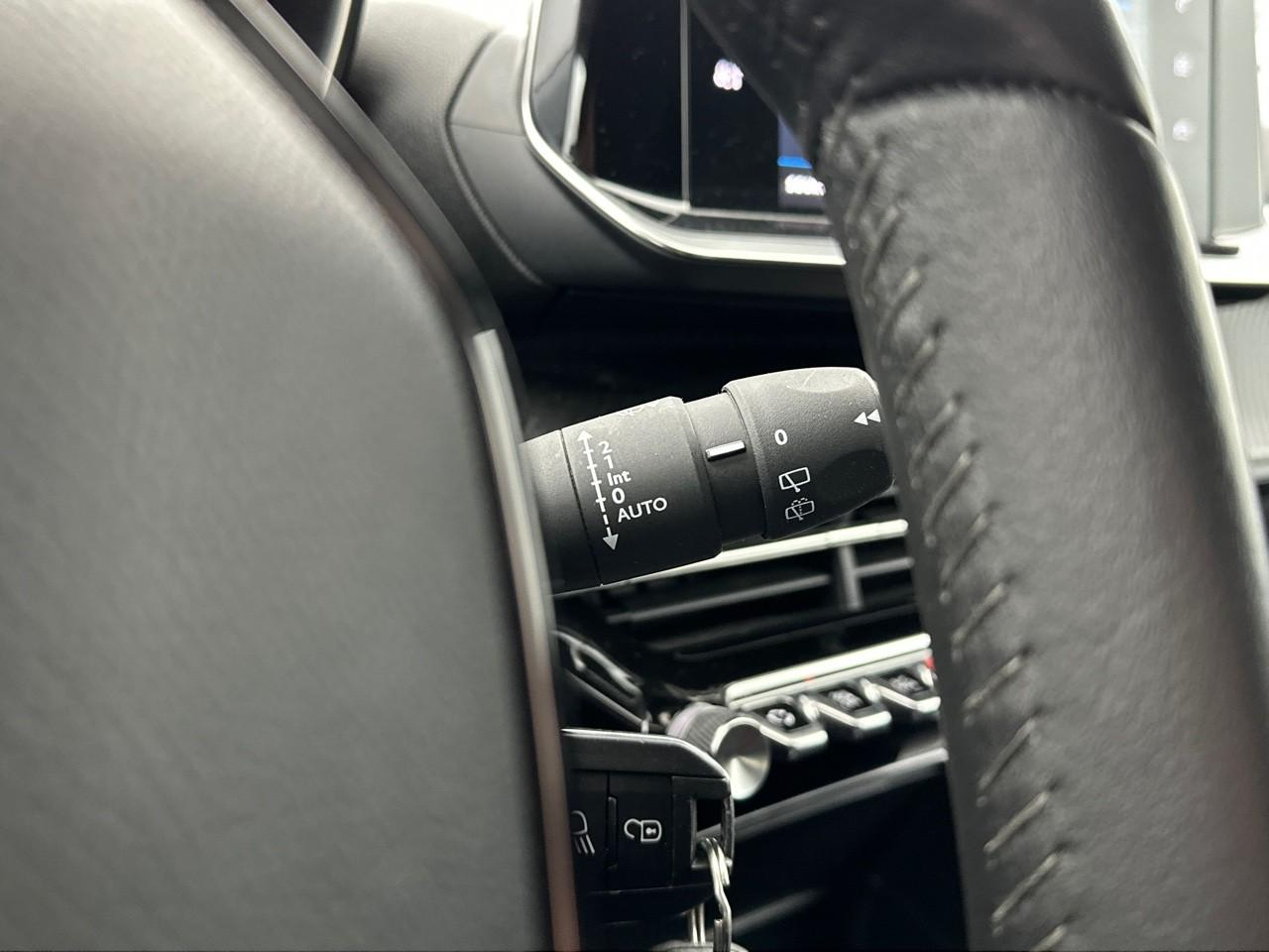 Peugeot 2008 puretech 100 s&s bvm6 style — photo 22