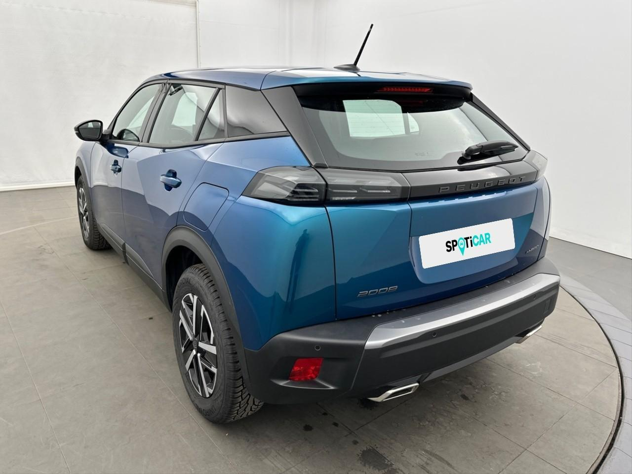 Peugeot 2008 hybrid 145 e-dcs6 style — photo 6