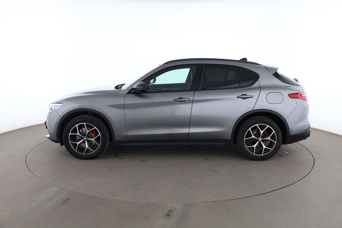 Alfa Romeo Stelvio 2.2 Diesel Q4 Super AT8 — photo 2