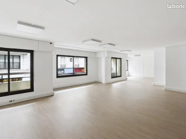 Bureau 125 m²