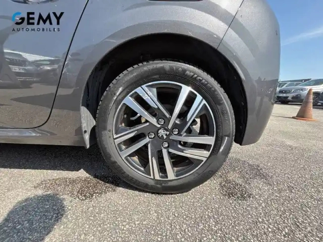 Peugeot 208 puretech 100 s&amp;s bvm6 — photo 11