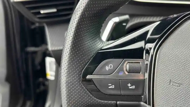 Peugeot 2008 puretech 130 s&amp;s eat8 — photo 86
