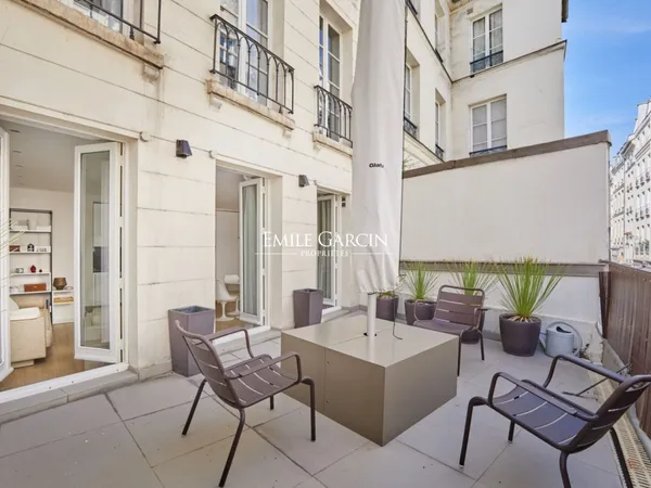A vendre - appartement - 44 m² -Terrasse 18 m² - Paris - 75006 - Saint Germain des Prés
