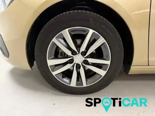 Peugeot 308 1.2 puretech 110ch e6.c s&amp;s allure — photo 11