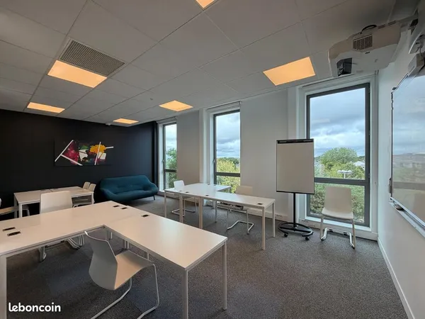 Bureau privatif 30 m² équipé — Saint-Herblain Zénith — 1 100 HT