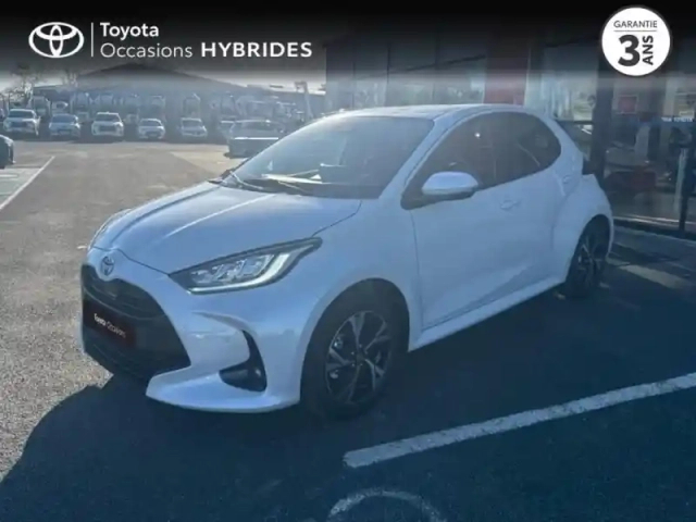 Toyota Yaris 116h design 5p mc24