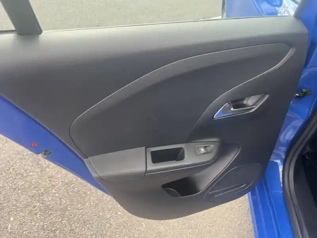 Opel Corsa 1.2 turbo 100 ch bvm6 — photo 15