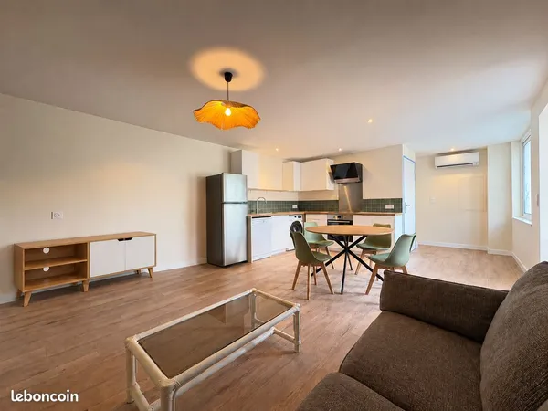 Maisonnette meublée entièrement rénovée - 60 m², 2 chambres, jardin et cour privée - Saint-Michel