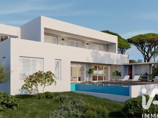 Maison 9 pièces 328 m²