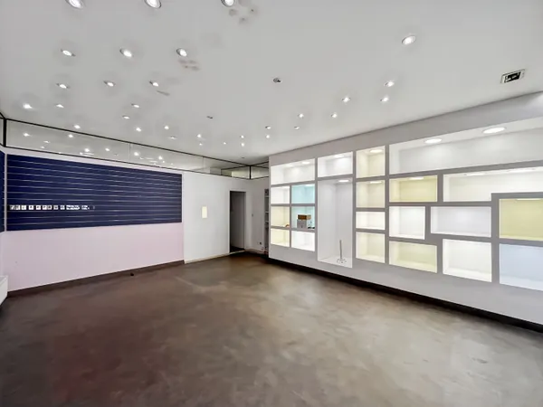 Local commercial 77 m²