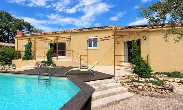 A vendre Maison de plain pied au coeur des lavandes