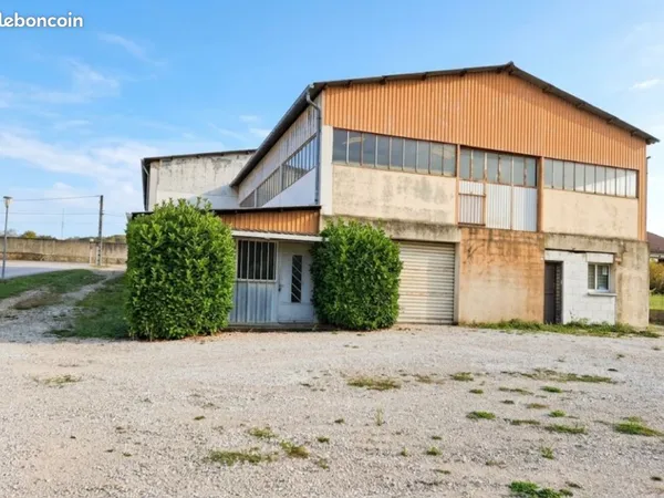 Entrepôt / Dépôt 130 M2 Roche-lez-Beaupré