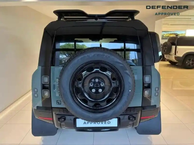 Land Rover Defender 110 2.0 p300e phev trophy edition keswick green — photo 6