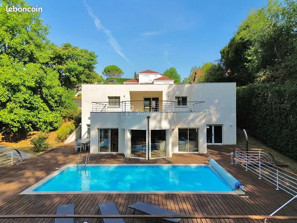 Maison 6 pièces 280 m²