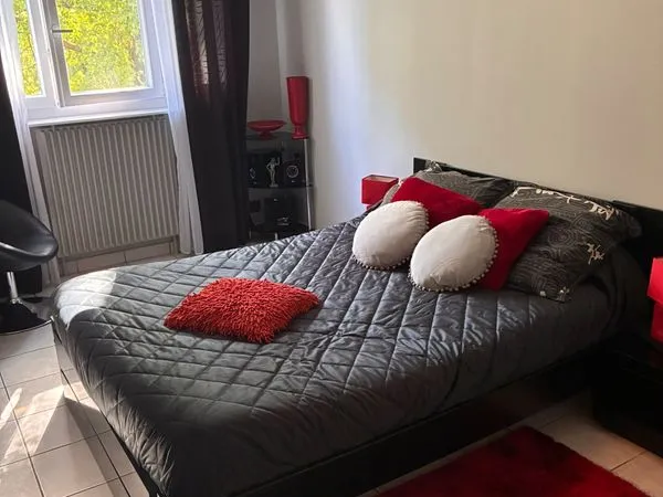 Chambre disponible en colocation - Saint‑Martin‑d'Hères (3 personnes au total)