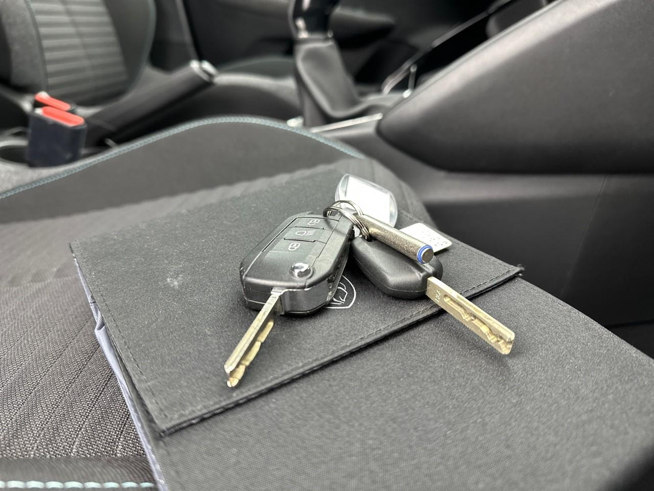 Peugeot 208 puretech 75 s&s bvm5 style — photo 32