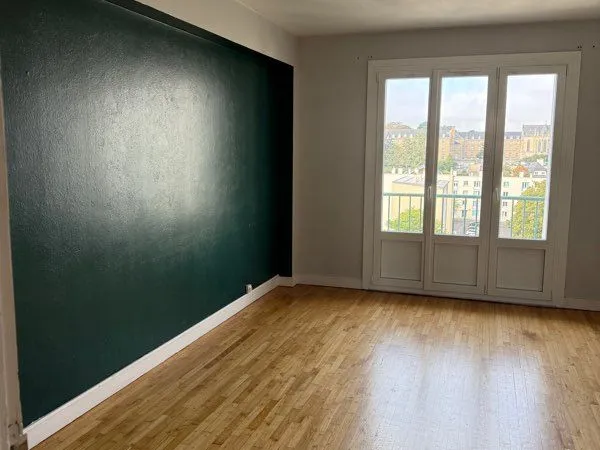 Appartement 3P 57,7 m2 7eme étage avec ascenseur. Vue panoramique sur Rennes. Très lumineux, calme, 