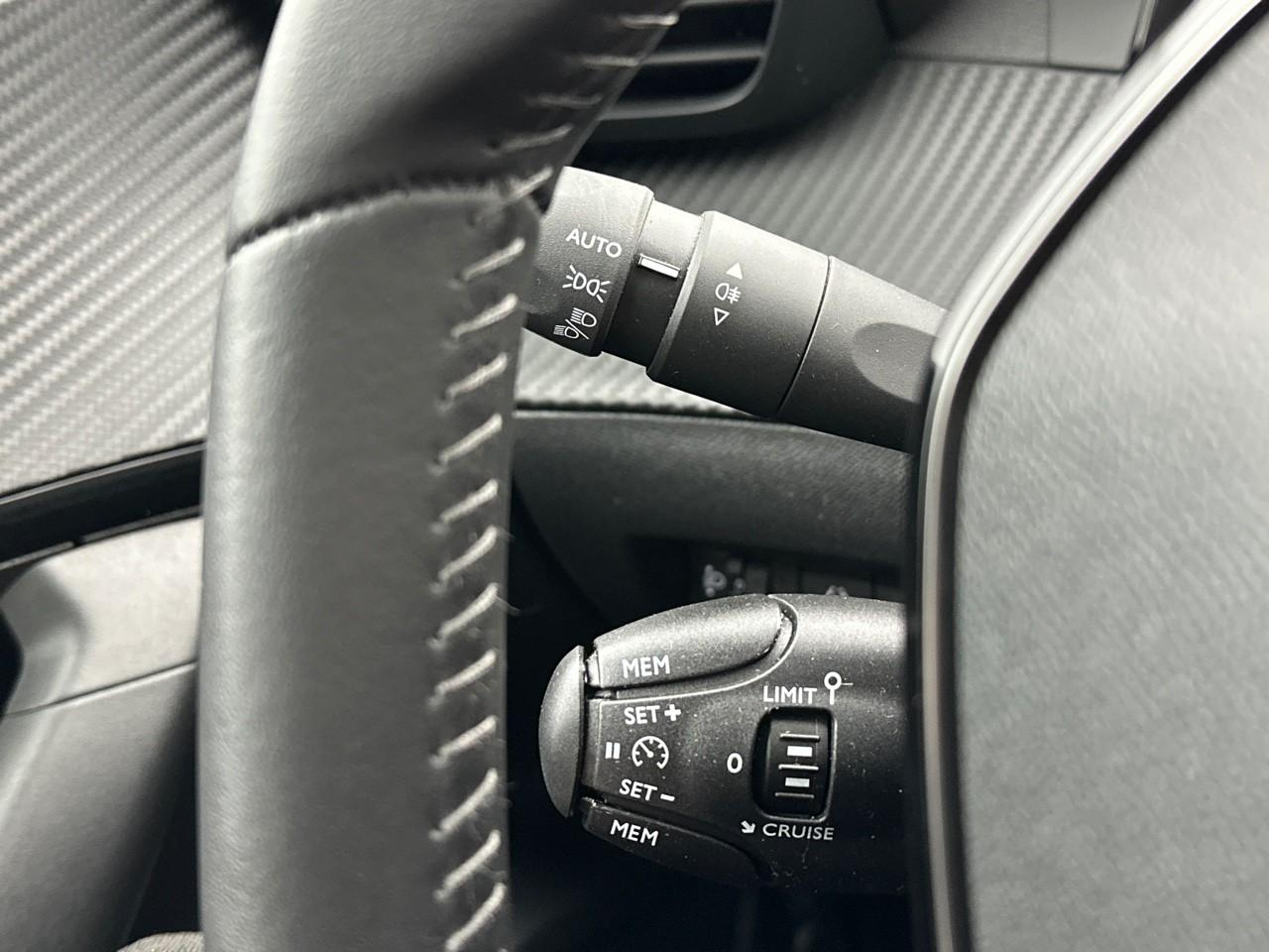 Peugeot 2008 puretech 100 s&s bvm6 style — photo 17