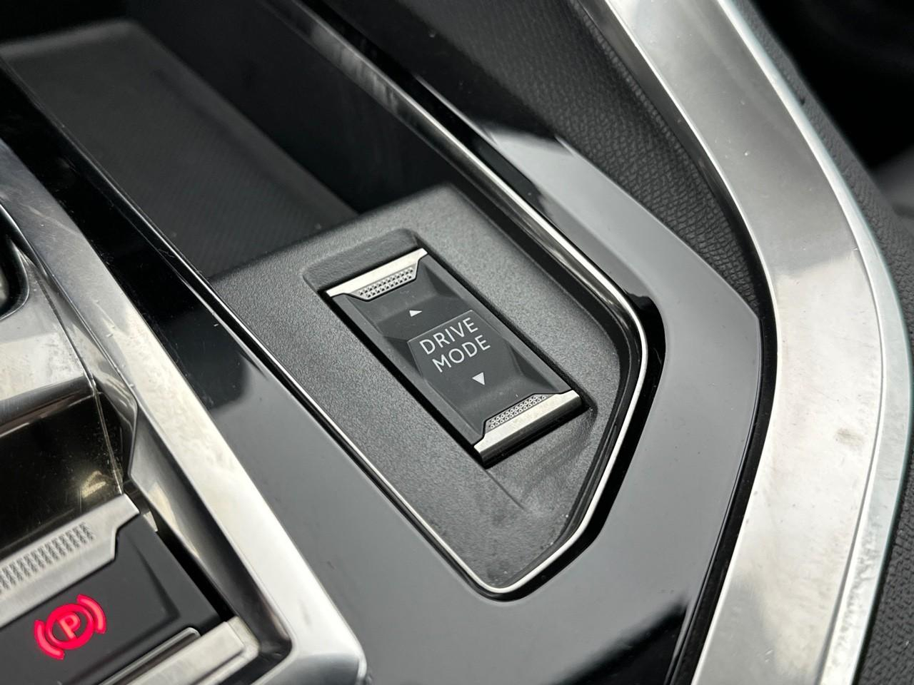Peugeot 3008 hybrid 225 e-eat8 allure — photo 32