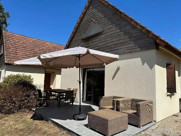 Belle maison de 4 chambres dans une copropriété privée, près de Lacapelle-Marival