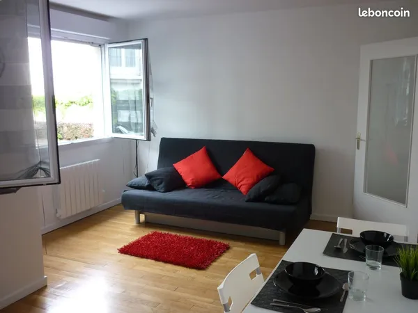 Joli T1 meublé + parking privé secteur Part Dieu Sud