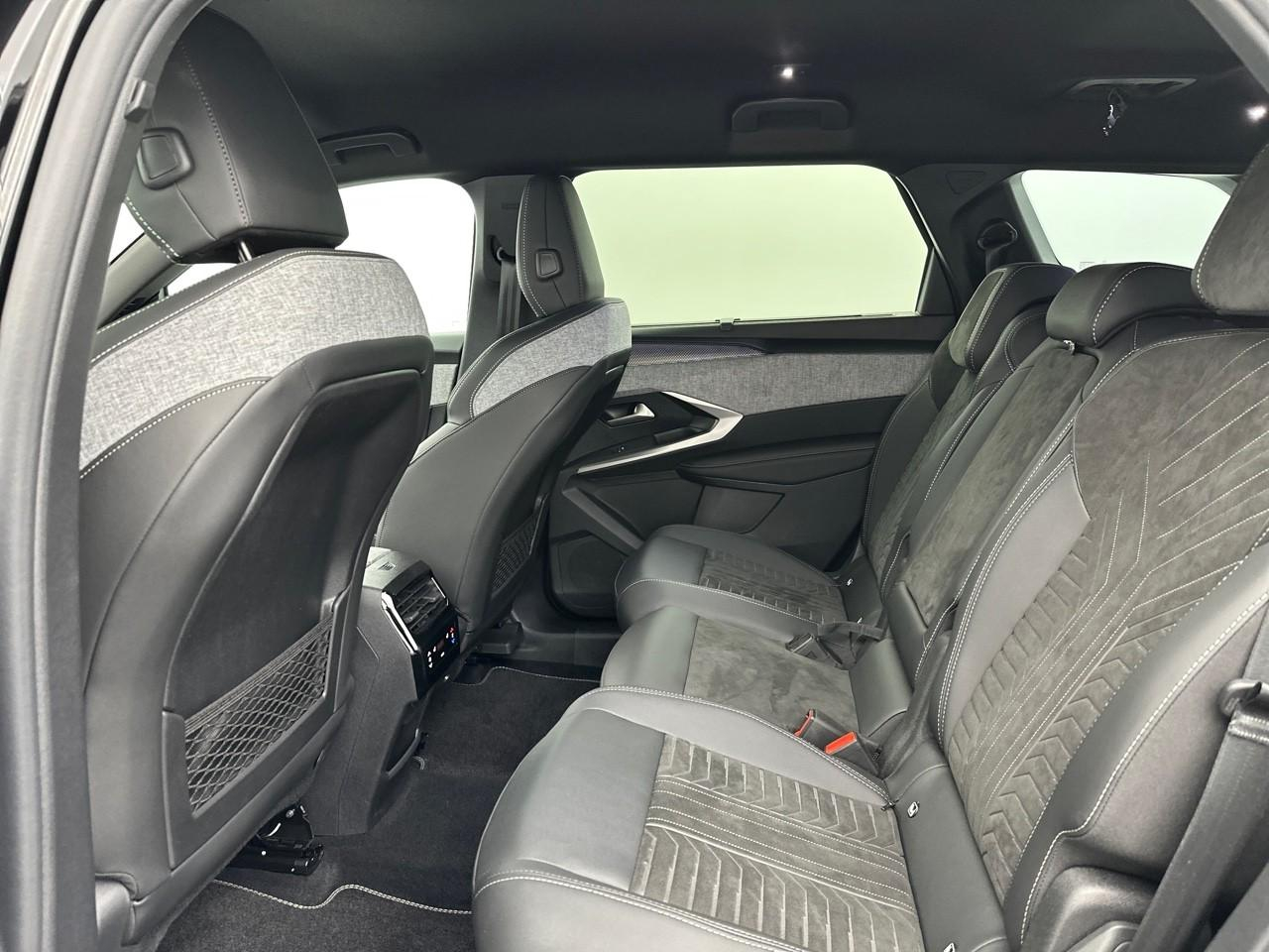 Peugeot 5008 hybrid 145 ch e-dcs6 gt — photo 12