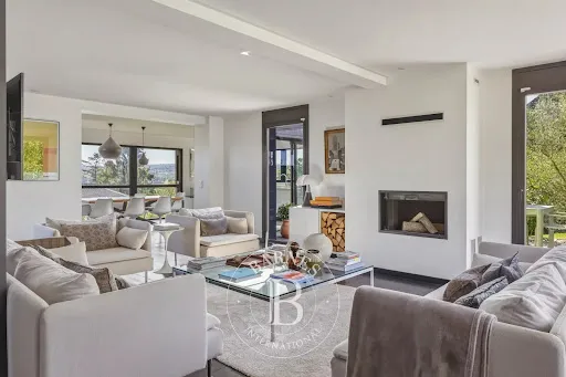 Maison 7 pièces 151 m²