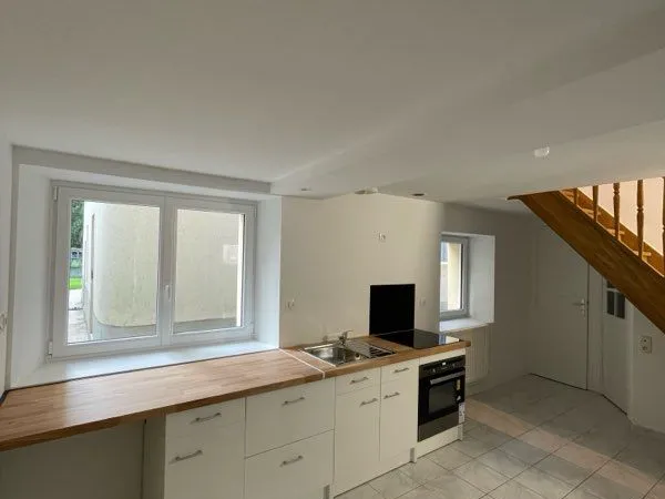Maison à louer 3 chambres Gennes sur Glaize