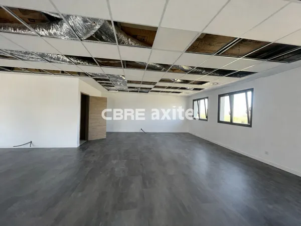 Local professionnel 97 m²