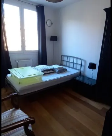 Loue chambre meublée voiron
