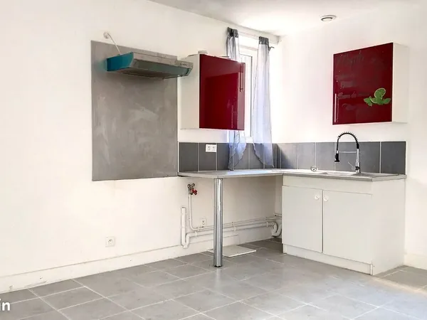 Location petit appartement plein pied