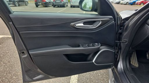 Alfa Romeo Giulia 2.2 JTD 210 Q4 AT8 - Veloce Ti – 2020 – 115288 km – Diesel – Boîte Automatique — photo 49