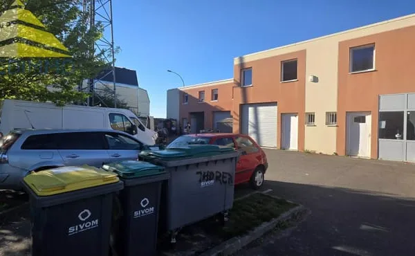 Local en lotissement à Varennes-Jarcy