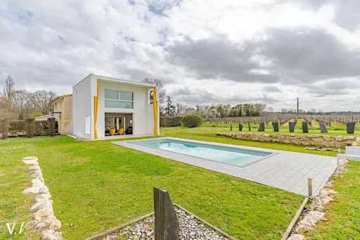 Maison 7 pièces 250 m²
