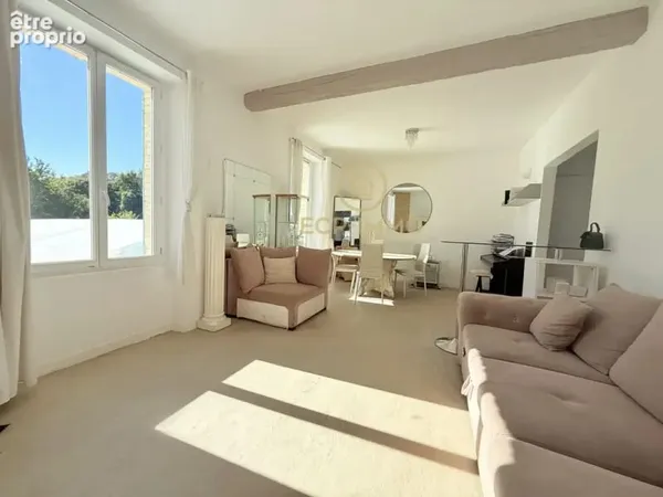 Maison atypique pleine de potentiel À découvrir !