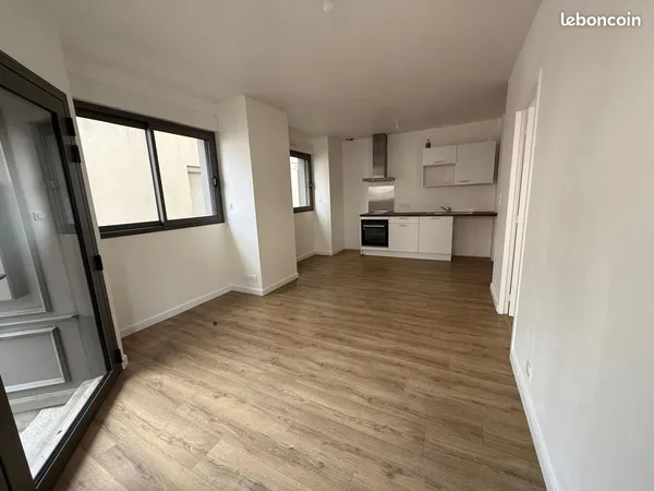Appartement T2 de 37 m² rénové - Plein centre de Martigné-Ferchaud