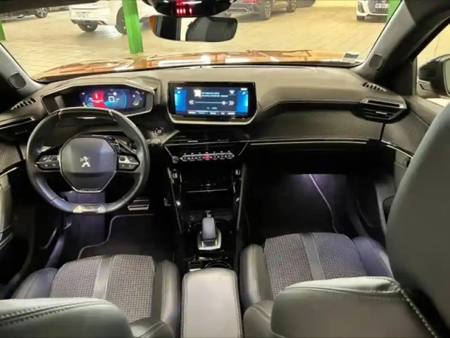 Peugeot 2008 e- 136ch gt — photo 6