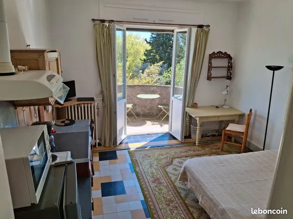 Studio meublé Montaury 25m2 450 charges comprises Étudiant