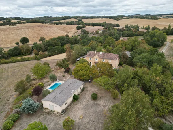Maison de caractère avec piscine, à 10 minutes d'Auch
