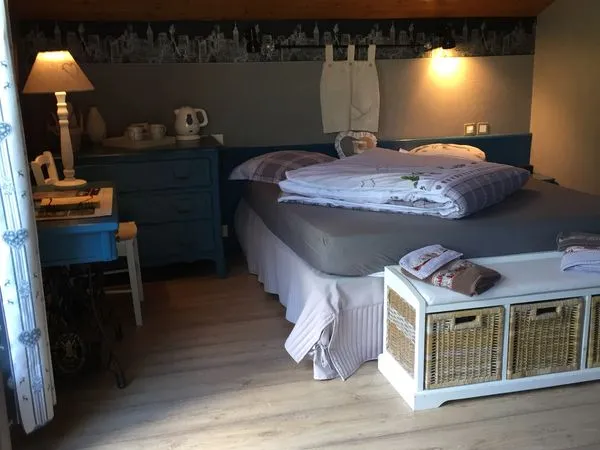 Chambre meublée en colocation