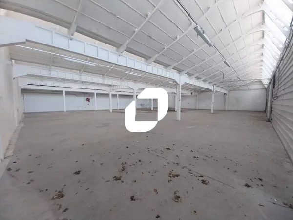Local d'activité 2275 m²