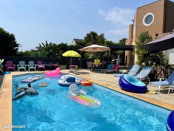 Maison d Architecte plain pied avec piscine chauffée