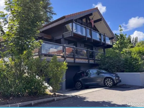 BOSSEY — DOMAINE DES CÈDRES Maison contemporaine signée Dunoyer avec piscine