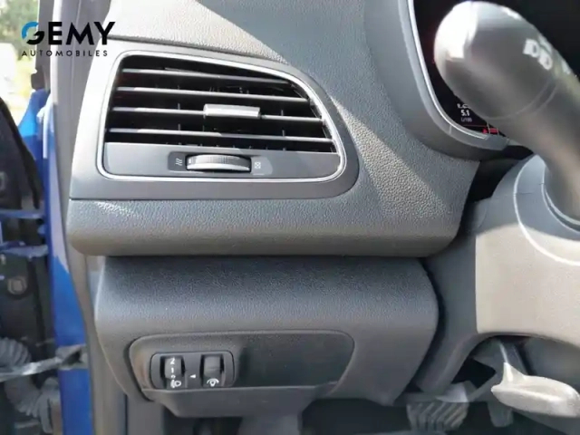 Renault Megane mégane iv estate blue dci 115 edc — photo 15