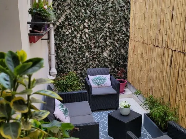 Rare à la vente, maison rénovée centre ville au calme avec patio et garage