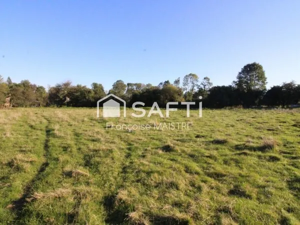 Terrain constructible viabilisé de 1 295 m²