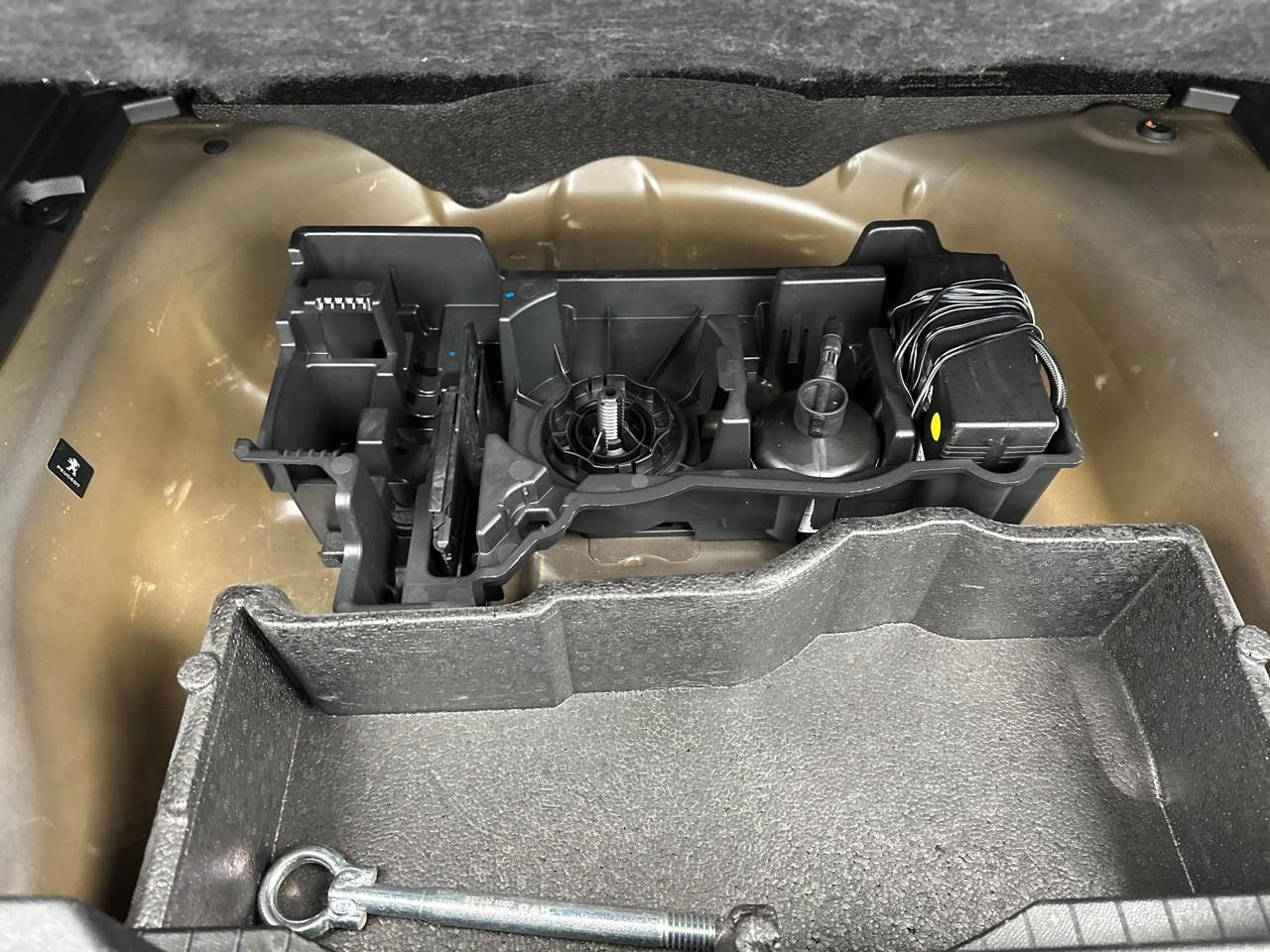 Peugeot 2008 puretech 130 s&s eat8 style — photo 35