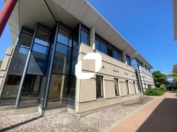 Bureaux 1 pièce 120 m²