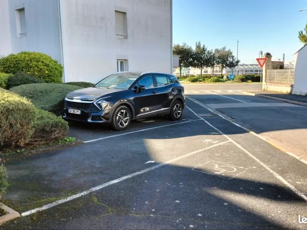 Parking La Rochelle gare - place extérieure facile d'accès